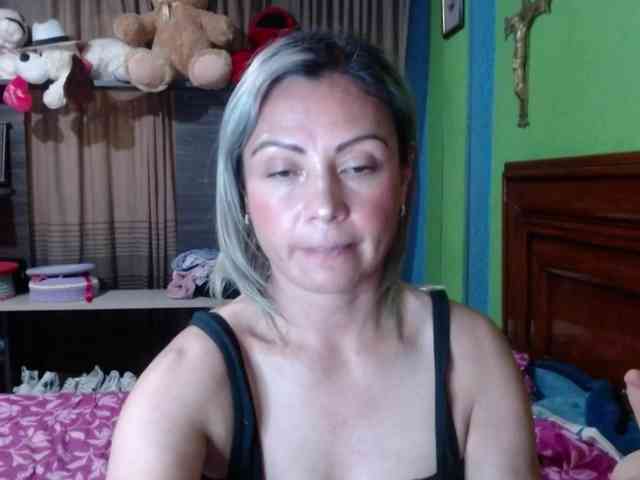 Charlizetheron1 webcam