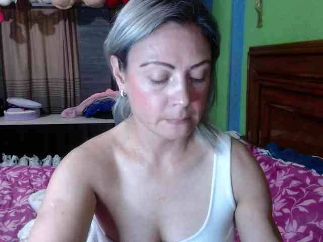 Charlizetheron1 webcam