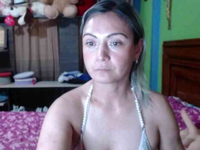 Charlizetheron1 webcam