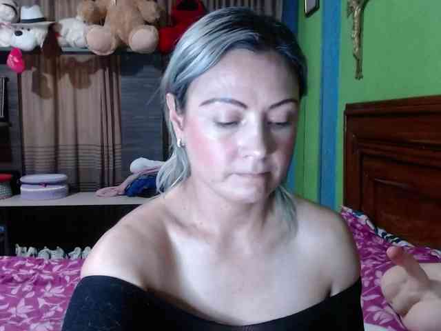 Charlizetheron1 webcam