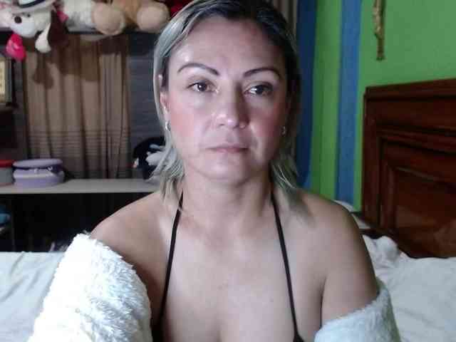 Charlizetheron1 webcam