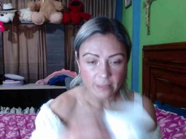 Charlizetheron1 webcam