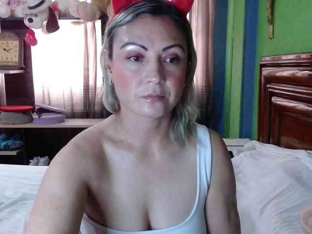 Charlizetheron1 webcam