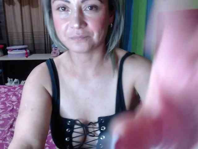 Charlizetheron1 webcam
