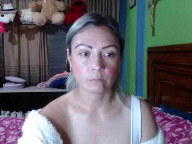 Charlizetheron1 webcam