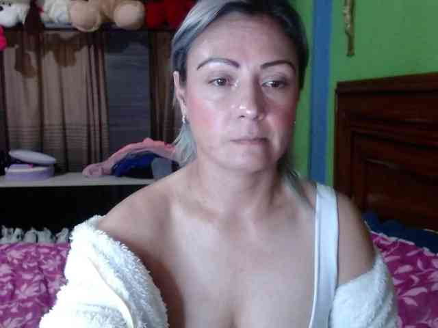 Charlizetheron1 webcam