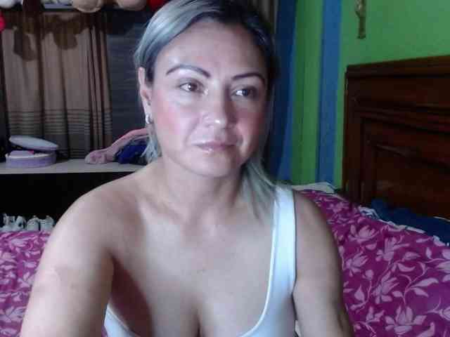 Charlizetheron1 webcam