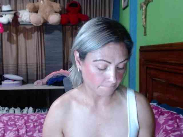 Charlizetheron1 webcam