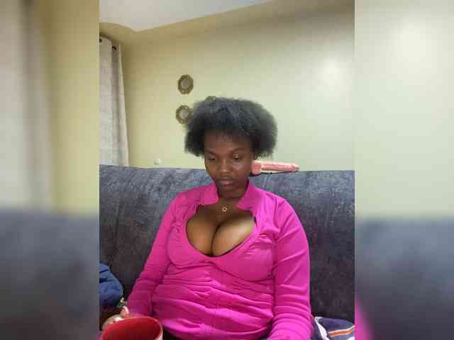 Curvy-maxy9 webcam