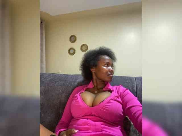 Curvy-maxy9 webcam