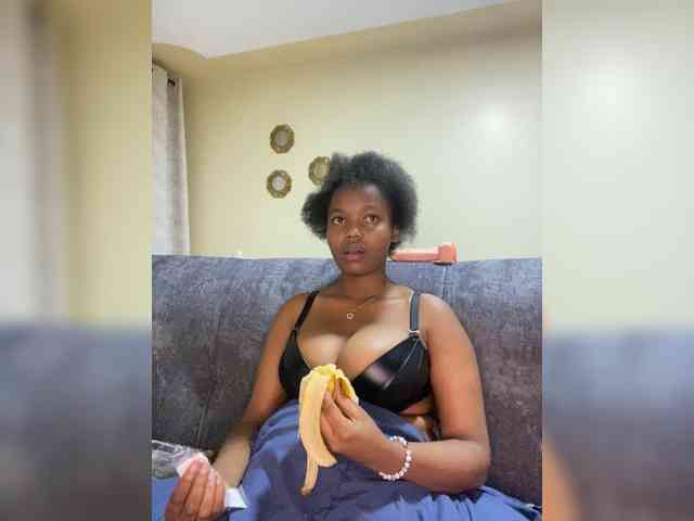 Curvy-maxy9 webcam