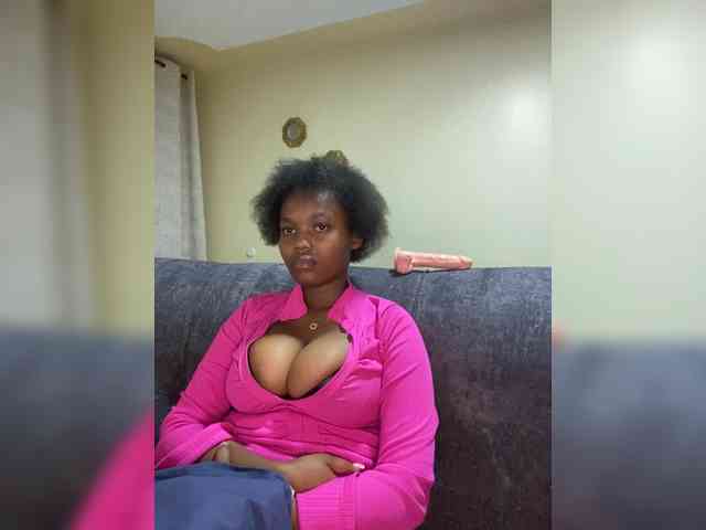Curvy-maxy9 webcam