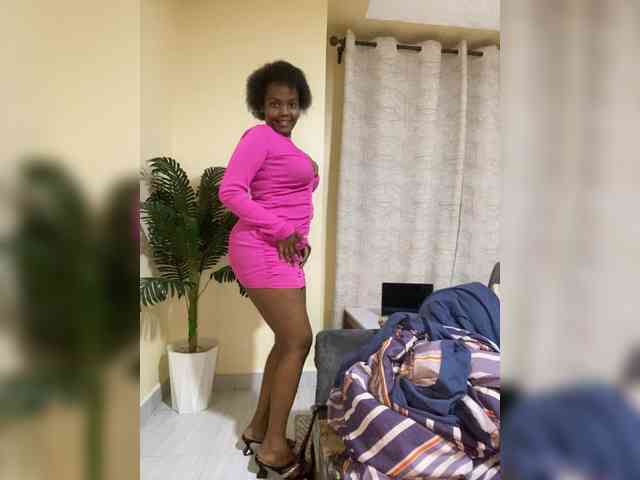 Curvy-maxy9 webcam