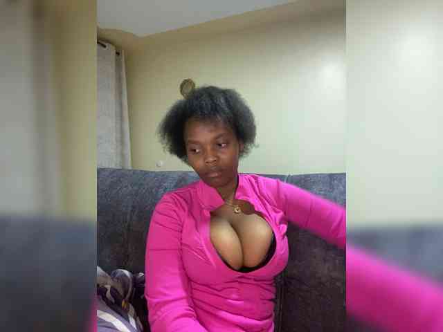 Curvy-maxy9 webcam