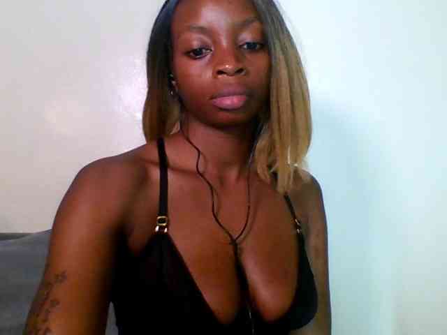 SweetsLolilta webcam
