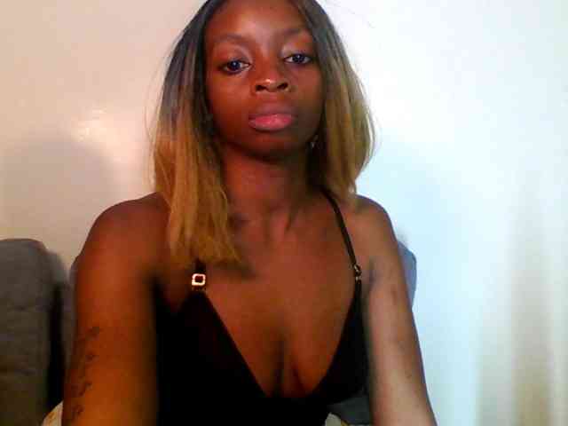 SweetsLolilta webcam