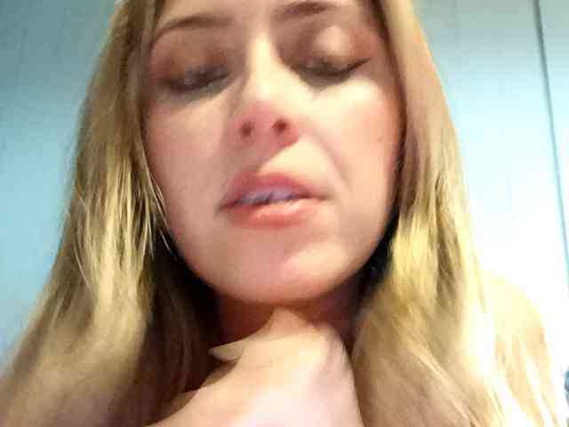 Blondcat777