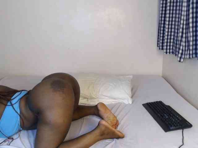 JolieNoir webcam
