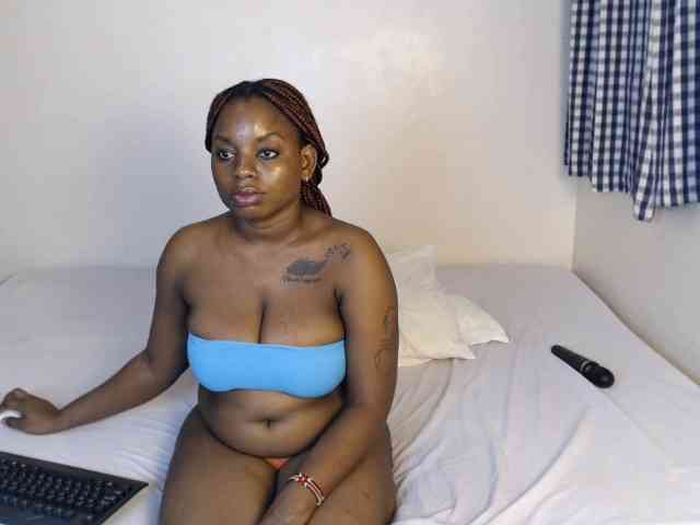 JolieNoir webcam