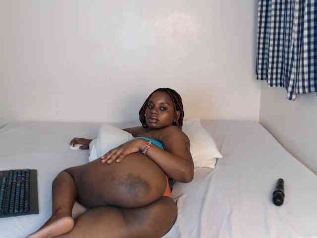 JolieNoir webcam
