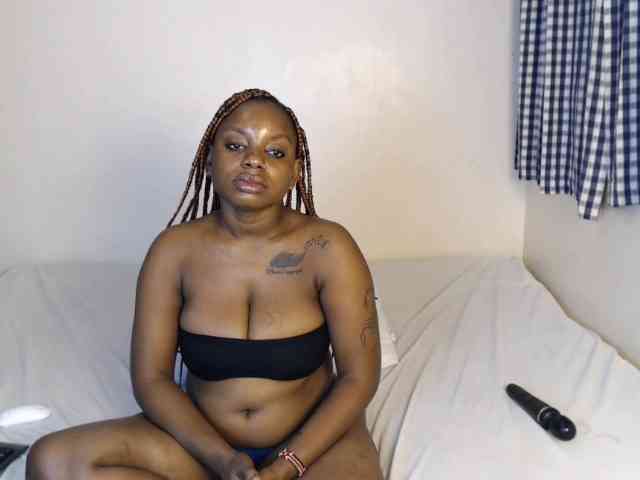 JolieNoir webcam