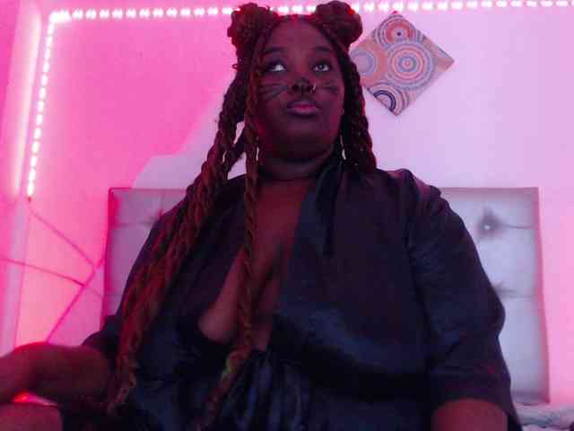 ebony-NeighborMoans webcam