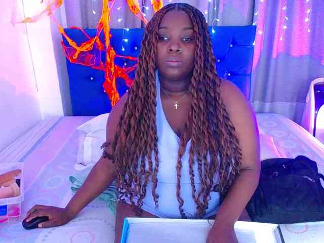 ebony-NeighborMoans webcam