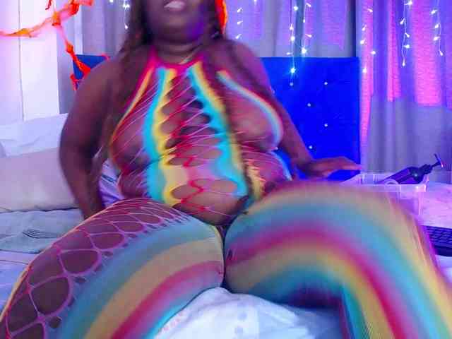 ebony-NeighborMoans webcam