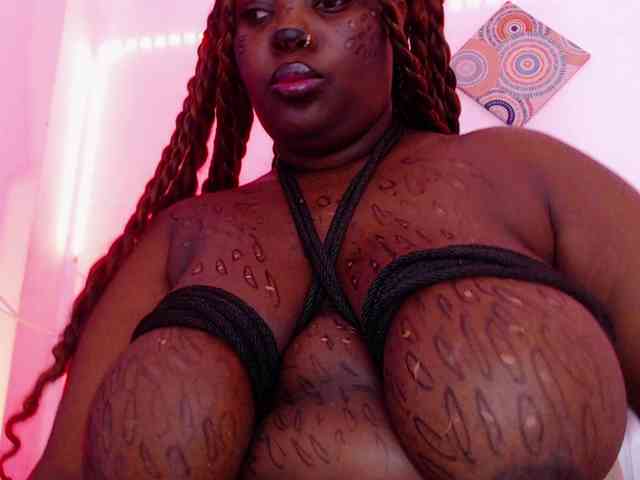 ebony-NeighborMoans webcam