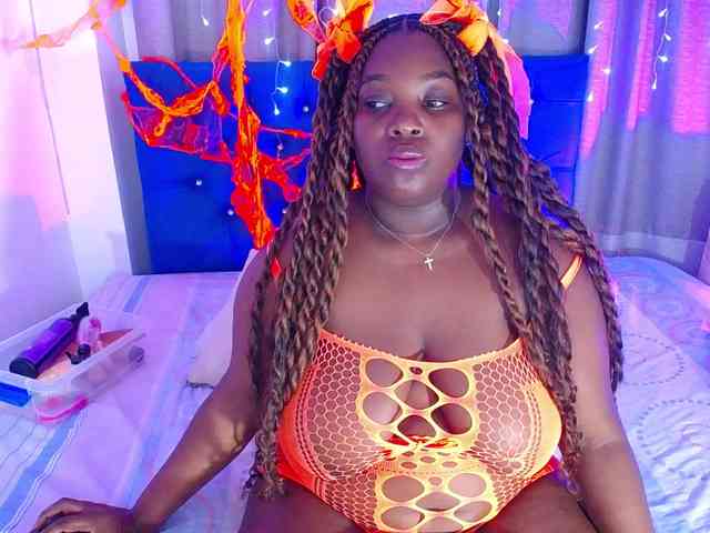 ebony-NeighborMoans webcam