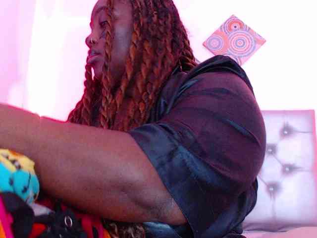 ebony-NeighborMoans webcam