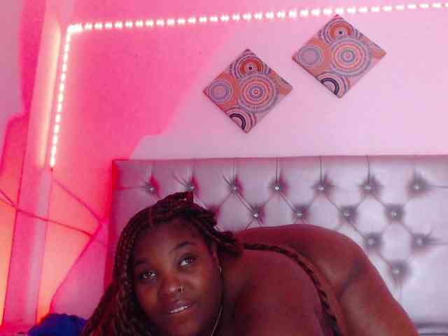 ebony-NeighborMoans webcam