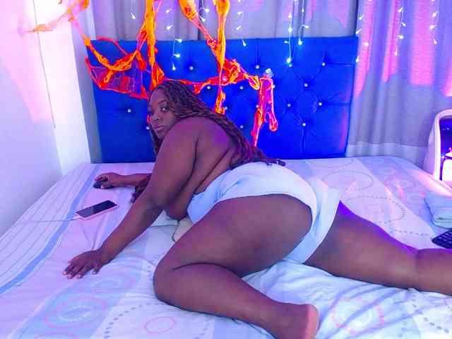 ebony-NeighborMoans webcam