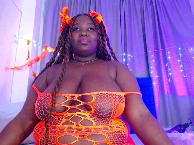 ebony-NeighborMoans webcam