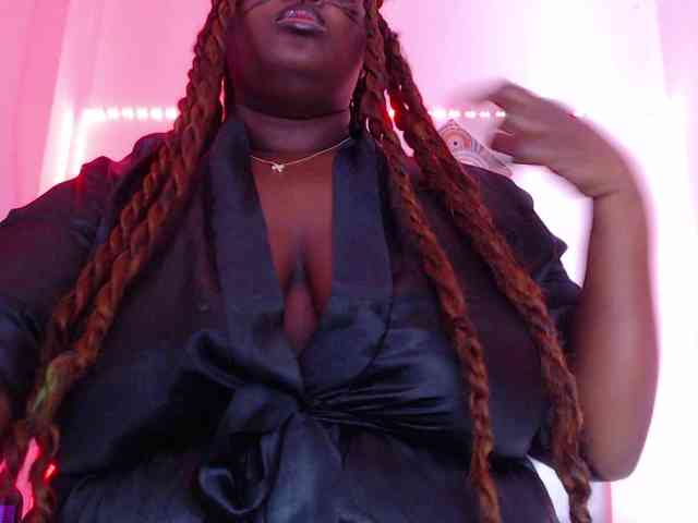 ebony-NeighborMoans webcam