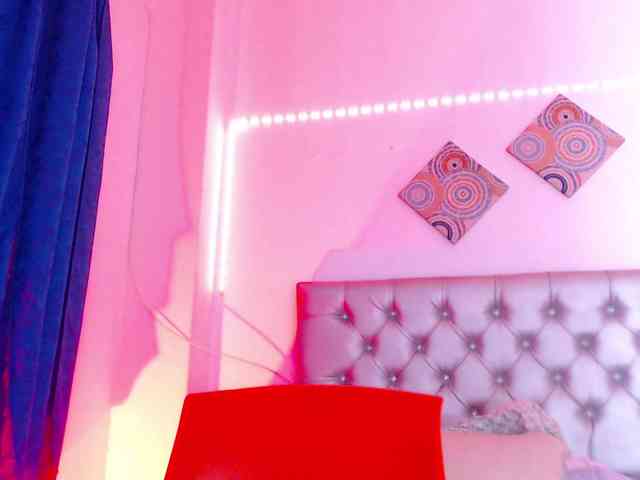 ebony-NeighborMoans webcam