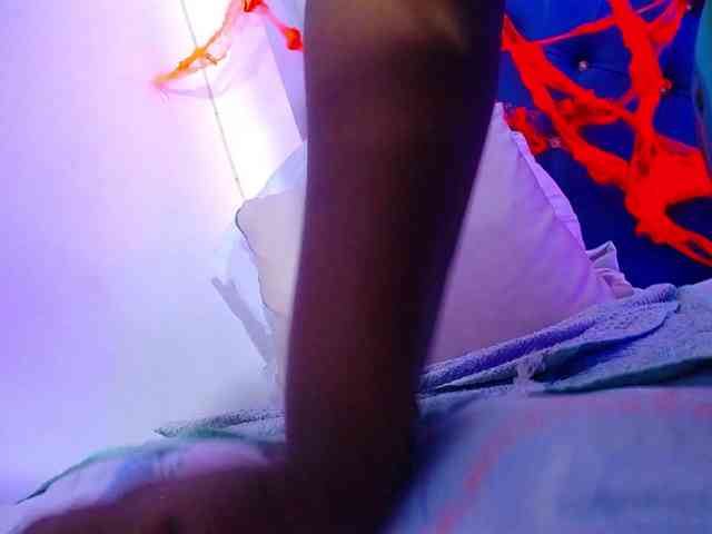 ebony-NeighborMoans webcam