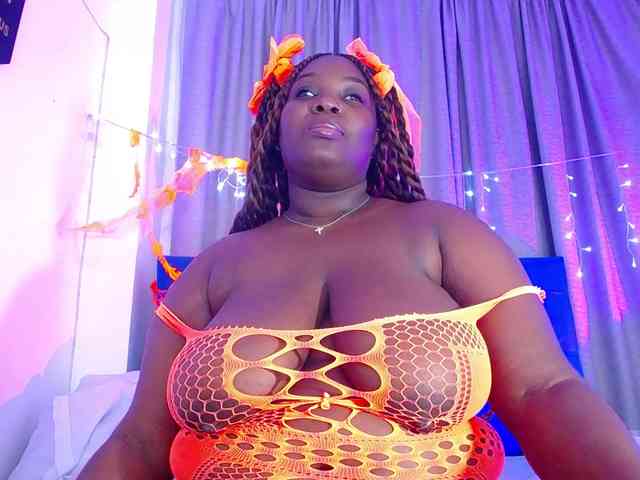 ebony-NeighborMoans webcam