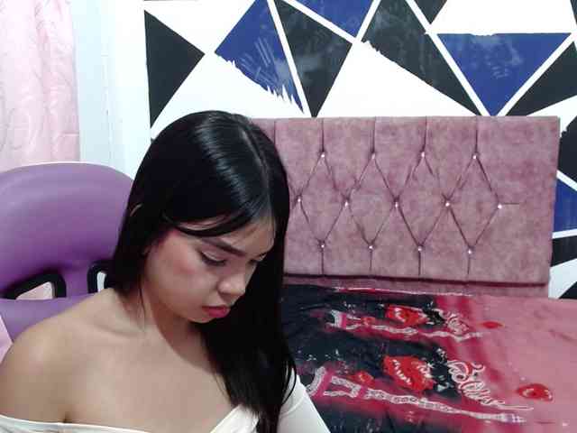 shy-luna18 webcam