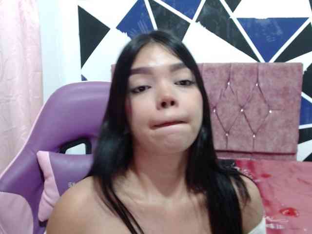 shy-luna18 webcam