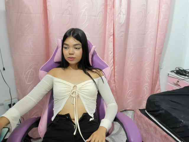 shy-luna18 webcam