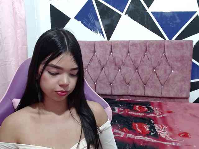 shy-luna18 webcam