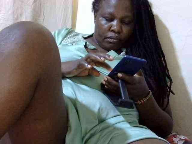 sexy-ebony254 webcam