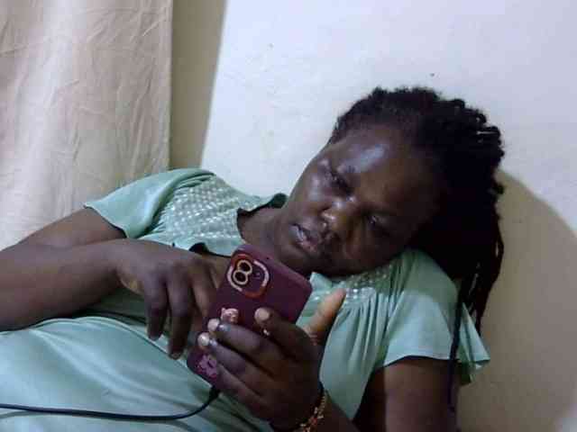 sexy-ebony254 webcam