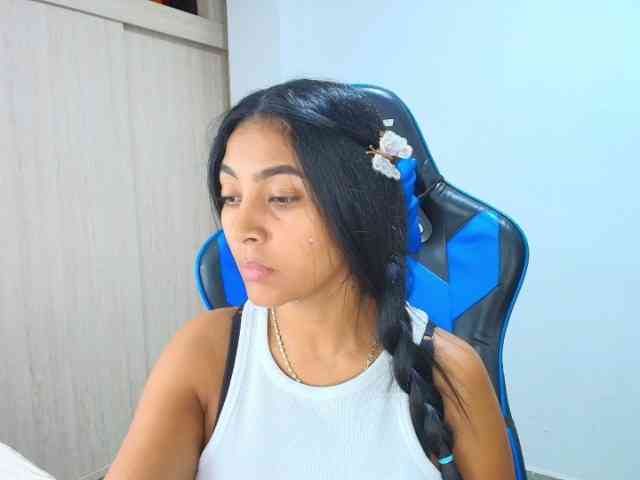 Sophiiaaxx webcam