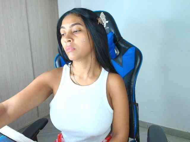 Sophiiaaxx webcam