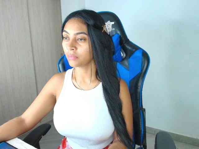Sophiiaaxx webcam
