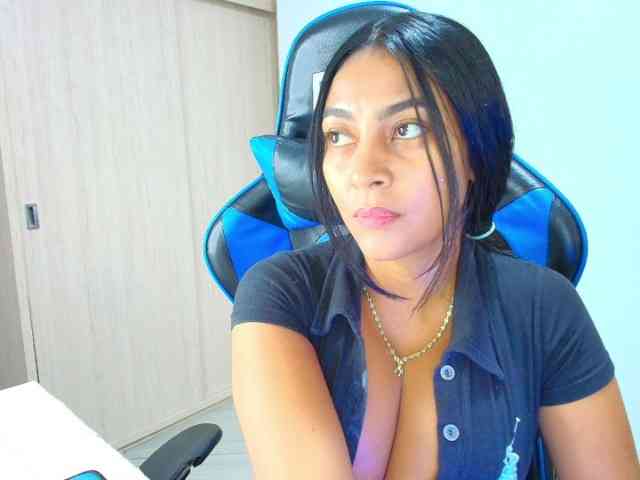 Sophiiaaxx webcam