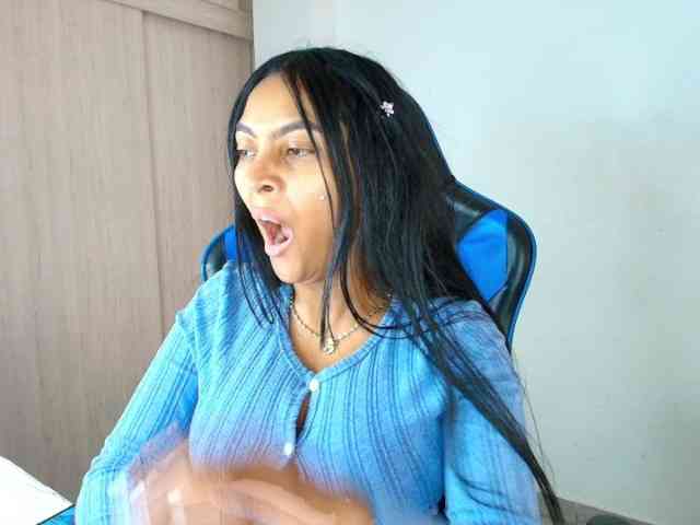 Sophiiaaxx webcam