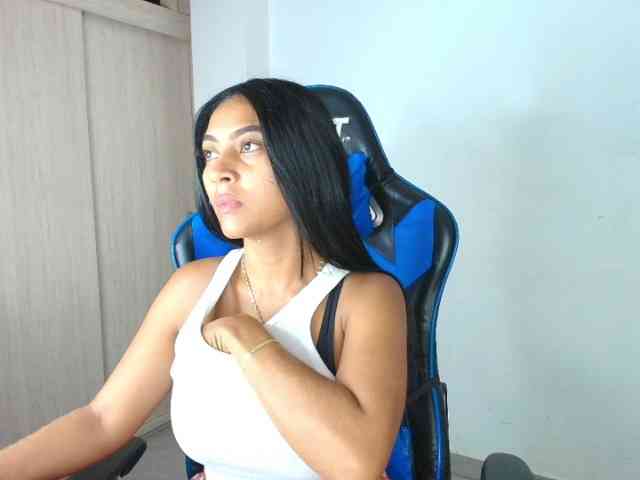 Sophiiaaxx webcam